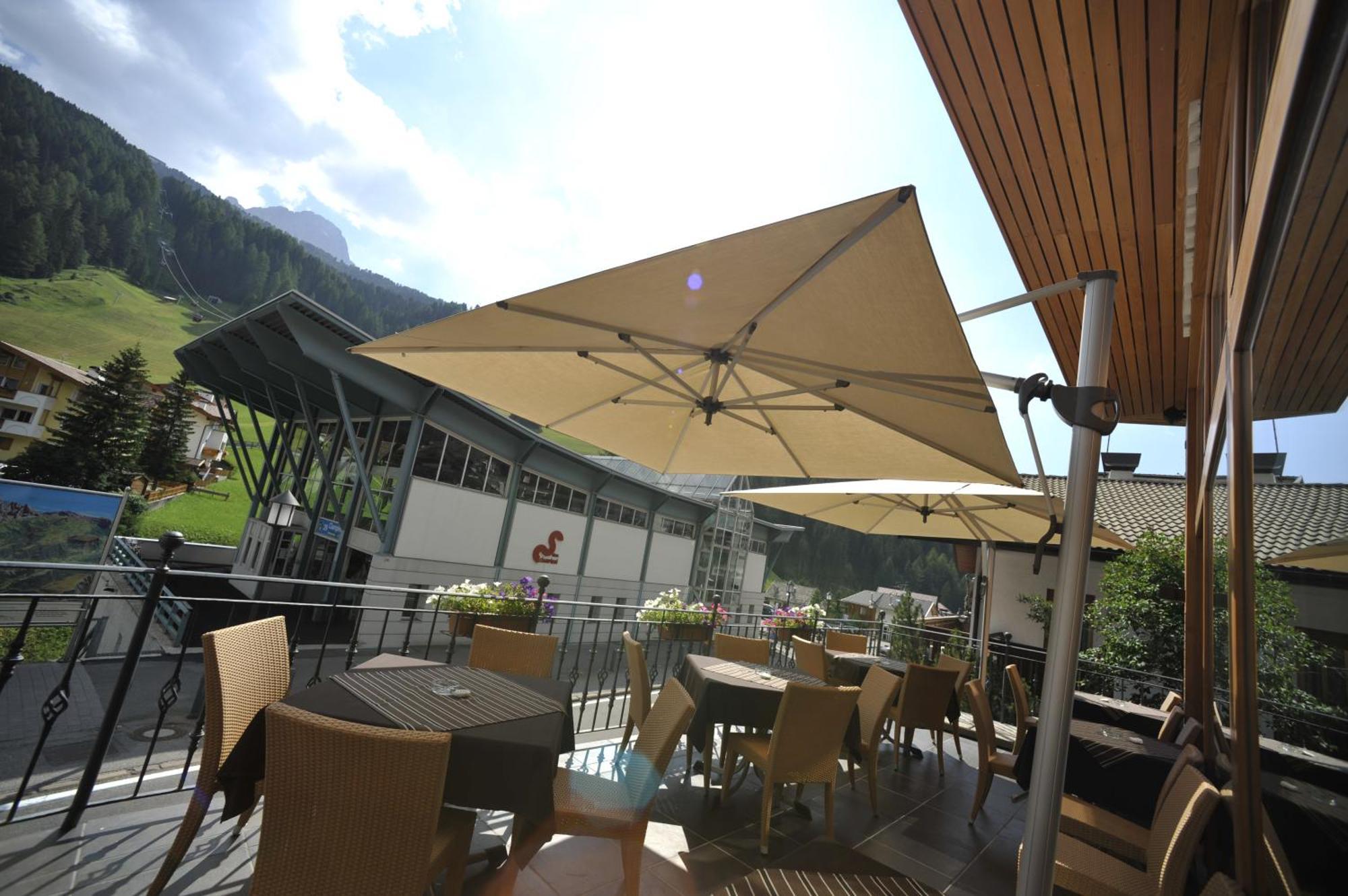 Hotel Europa Dolomites Selva di Val Gardena Extérieur photo